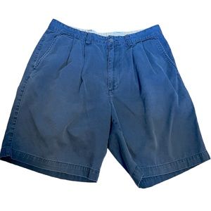 St. John’s Bay Men’s pleated shorts size 34